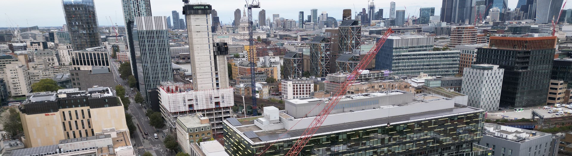 Major crane lift marks decarbonisation milestone at TfL’s Palestra House