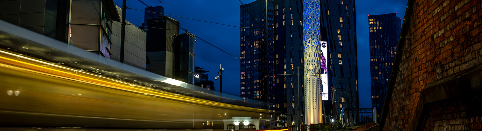 New Manchester landmark shines a light on low carbon heat network